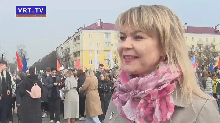 Портрет Юрия Гагарина на центральной площади!